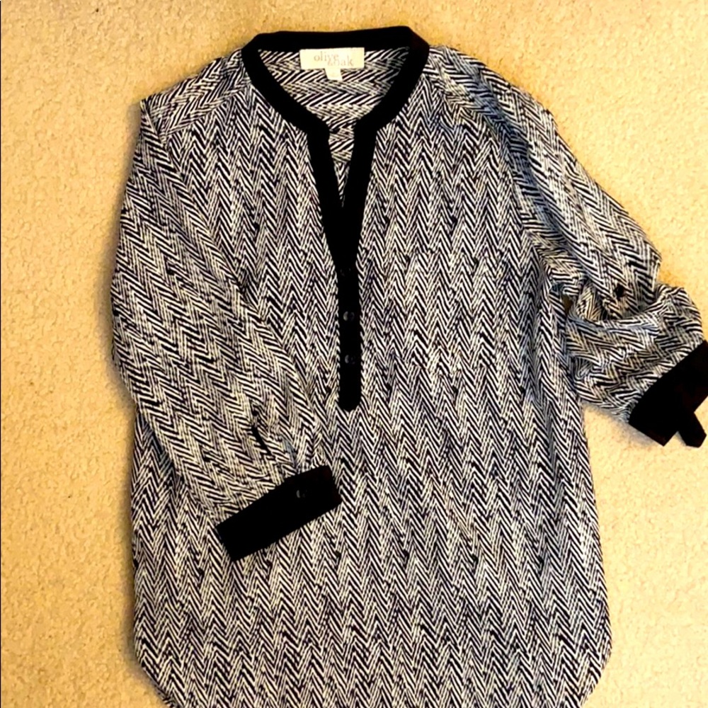 Olive & Oak Black and White Patterned Blouse